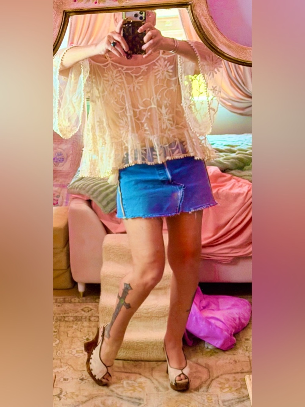 SZ M Gorgeous Sheer Lace Cold-Shoulder top w/ One Size Light Skin-tone Camisole - Picture 3 of 14